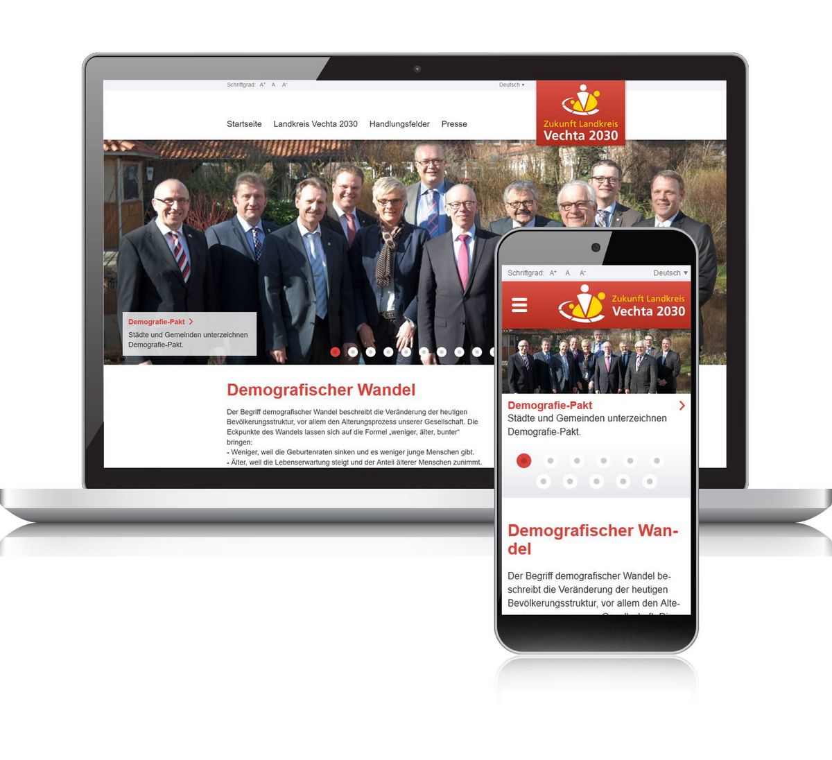 Auf einer Website auf einem Laptop und einem Smartphone ist eine Gruppe von Menschen in formeller Kleidung zu sehen, die draußen posieren. Der Text auf dem Bildschirm ist auf Deutsch und enthält den Titel „Demografischer Wandel“ und ein Logo mit der Aufschrift „Zukunft Landkreis Vechta 2030“.