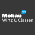 Mobau Wirtz & Classen PRO-Logo mit weißem Text auf dunklem Hintergrund und einem blauen PRO-Label.
