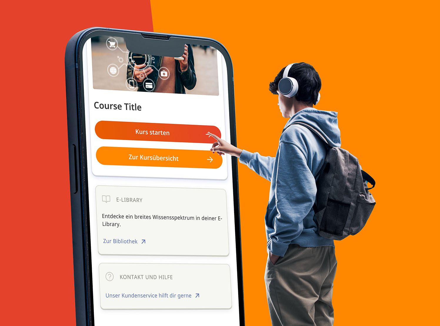 Eine Person mit Kopfhörern und einem Rucksack berührt ein riesiges Smartphone, auf dem eine Online-Kurs-App angezeigt wird.